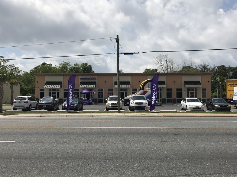 More Photos Of 1673 N Pace Blvd, Pensacola Storefront Retail Office For Lease