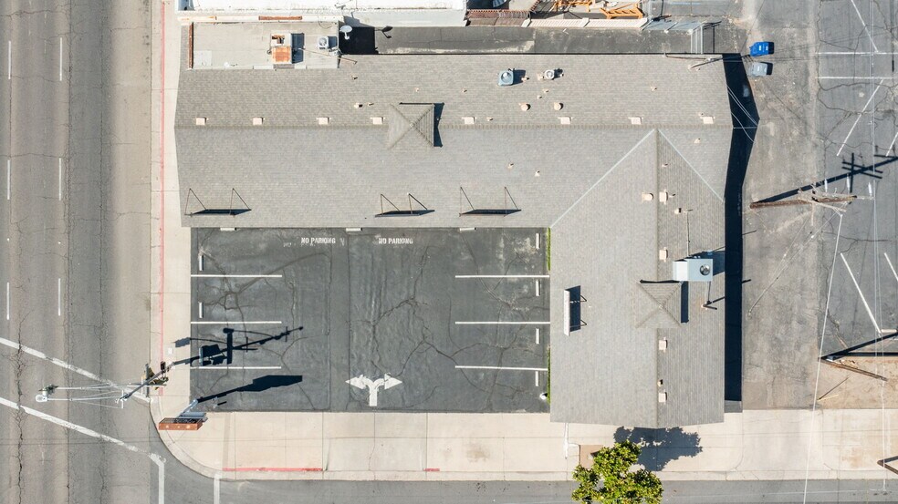 More Photos Of 2804 N Blackstone Ave, Fresno Office For Sale