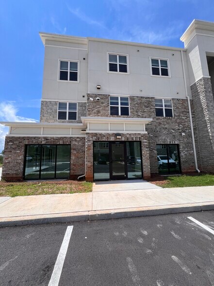 More Photos Of 4039 Hanover Way, Ellenwood Apartments For Lease