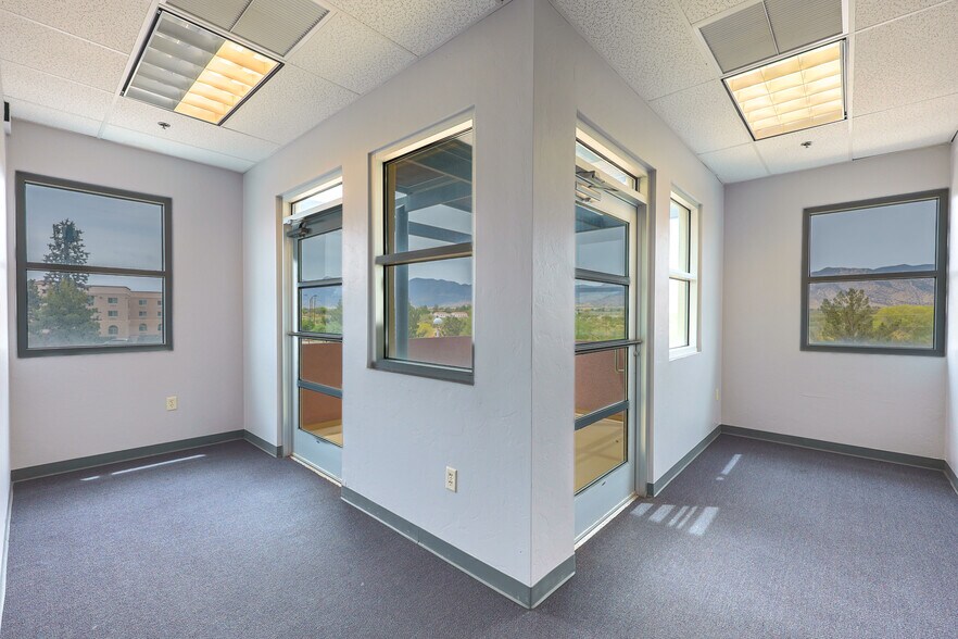 More Photos Of 500 N Garden Ave, Sierra Vista Office For Lease