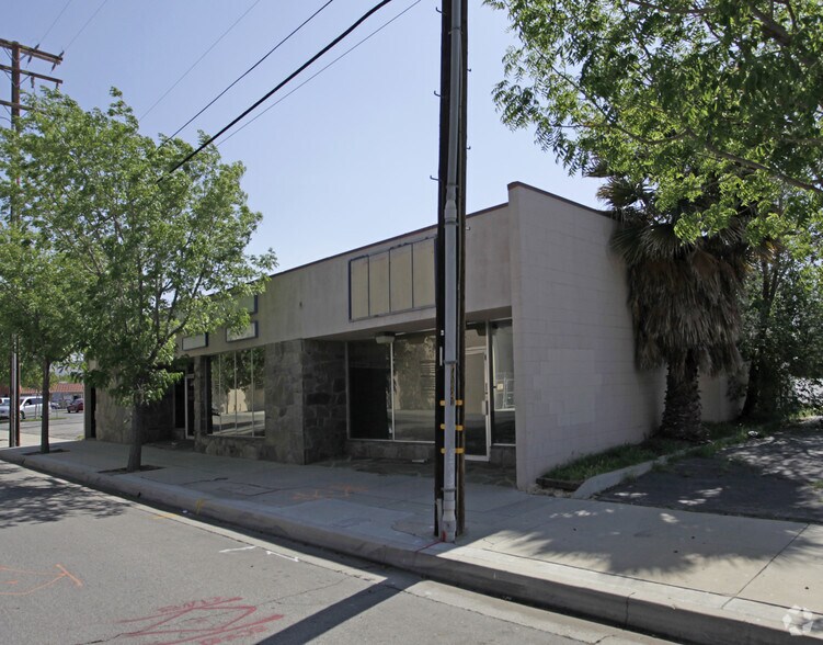 More Photos Of 38423-38425 E 9th St, Palmdale Storefront Retail Office For Sale