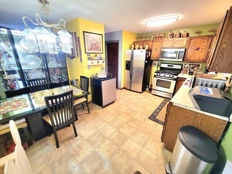 More Photos Of 270-276 Bellevue St, Hartford Apartments For Sale