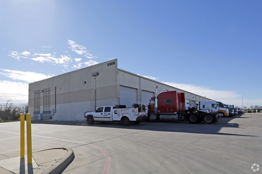 Primary Photo Of 5317 Superior Pky, Fort Worth Unknown For Lease