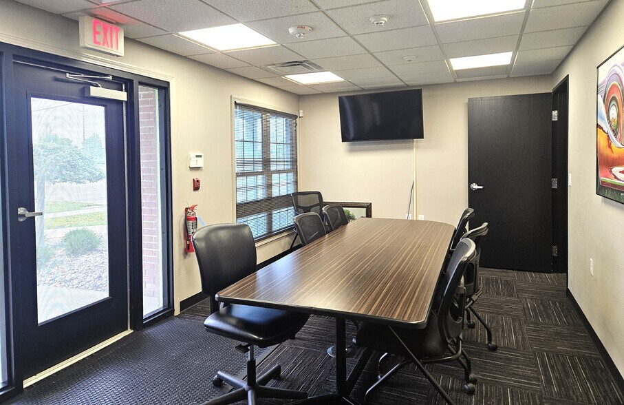 More Photos Of 902 S Washington Ave, Saginaw Office For Sale