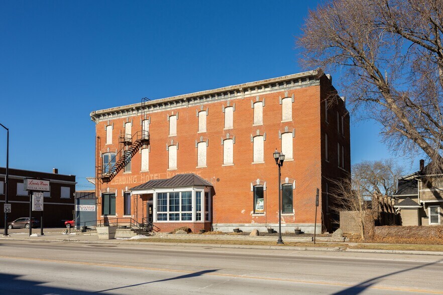 More Photos Of 1525 16th St, Central City General Retail For Sale