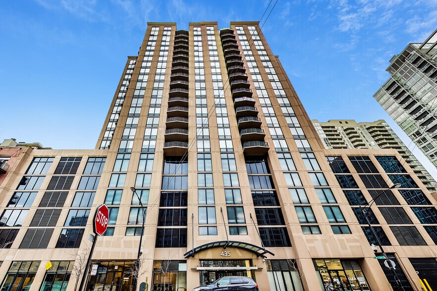 More Photos Of 435 W Erie St, Chicago Apartments For Sale