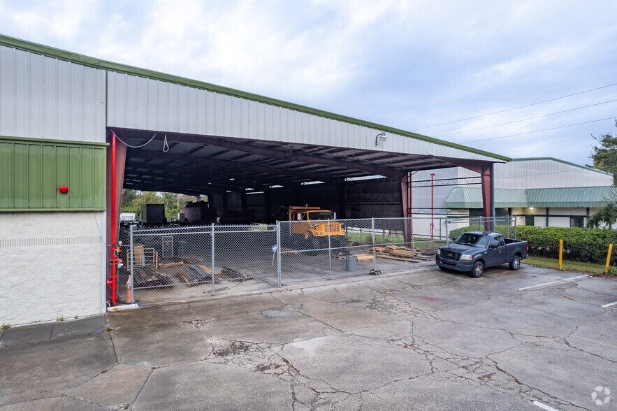 More Photos Of 110 Tech Dr, Sanford Warehouse For Sale
