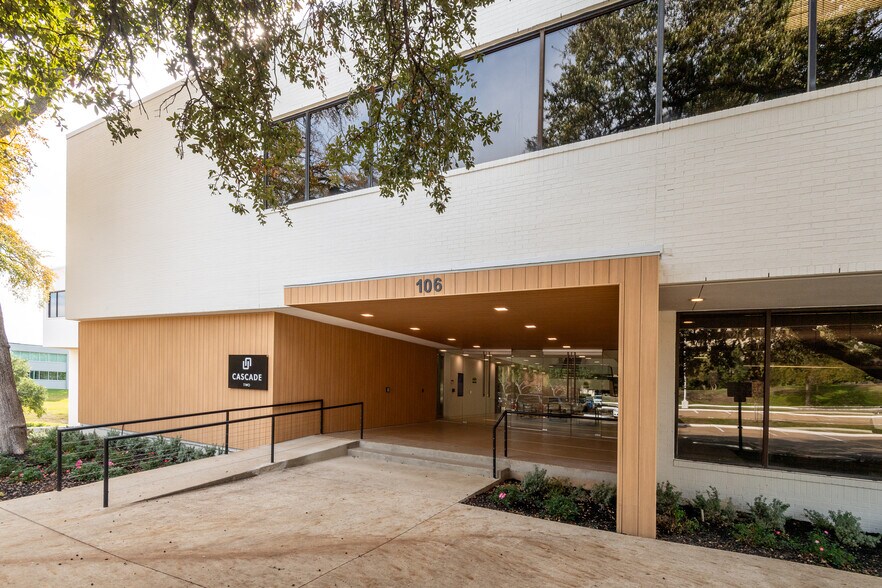 More Photos Of 104 Decker Ct, Irving Unknown For Lease