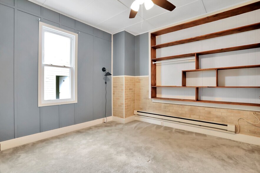 More Photos Of 9604 S Congress St, New Market Office For Sale