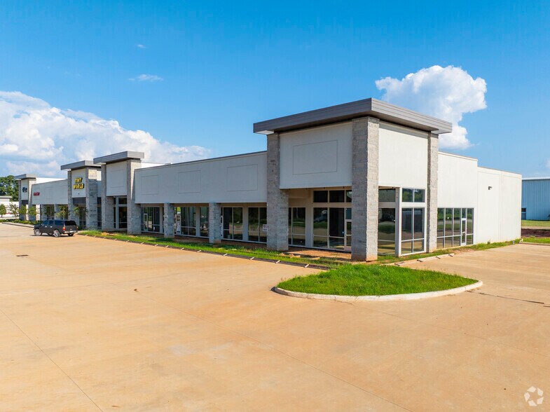 More Photos Of 680 N FM 3083 Rd W, Conroe Unknown For Lease