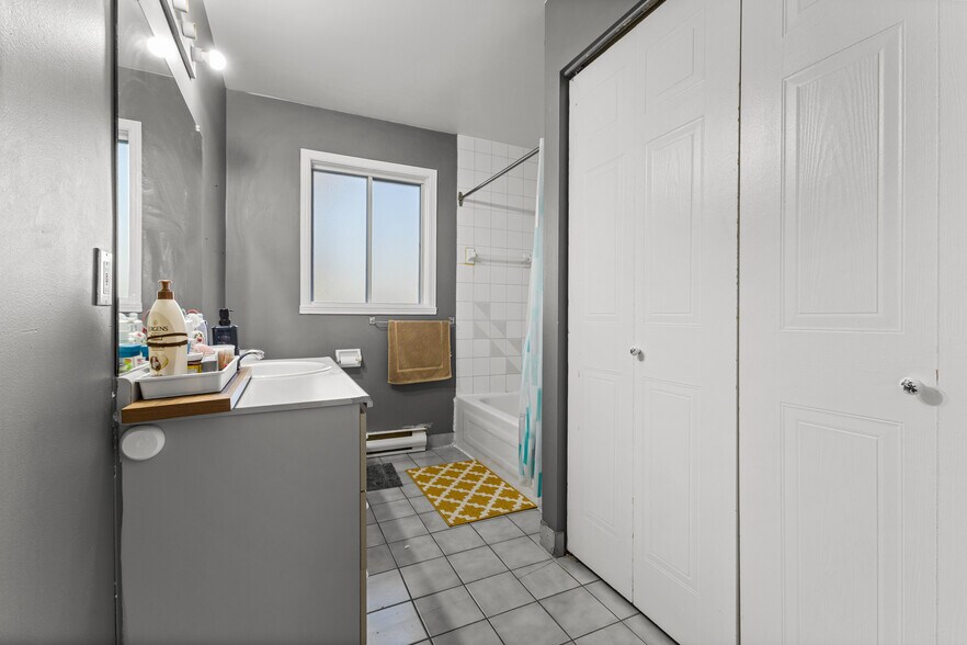 More Photos Of 2012-2014 Rue Fournier, St-Jérôme Apartments For Sale