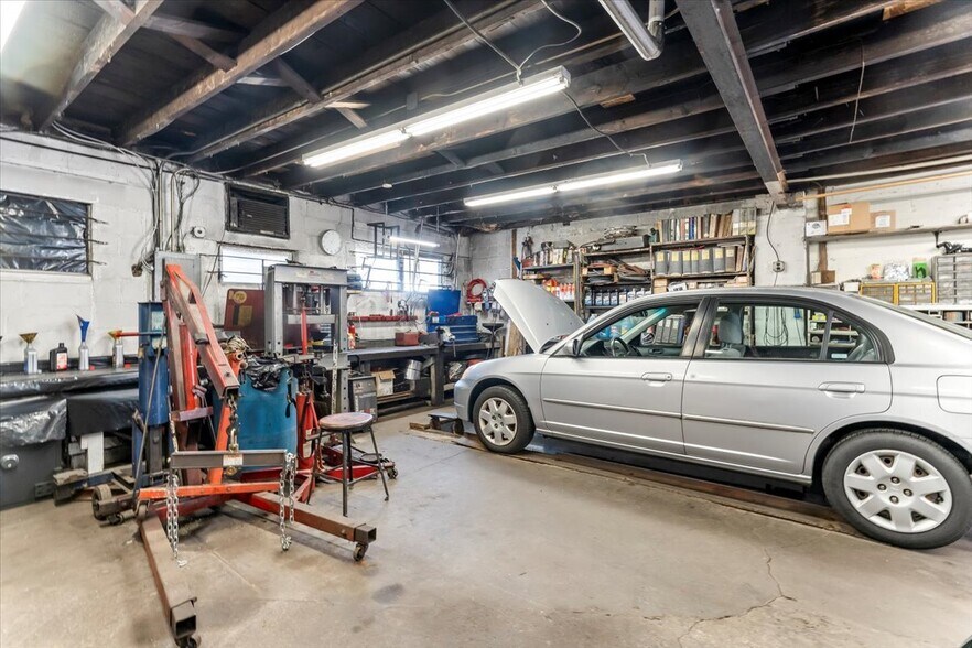 More Photos Of 603 Greenway Ave, Darby Auto Repair For Sale