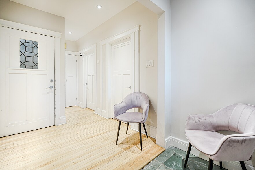 More Photos Of 4565 Rue Sherbrooke O, Westmount Office For Lease