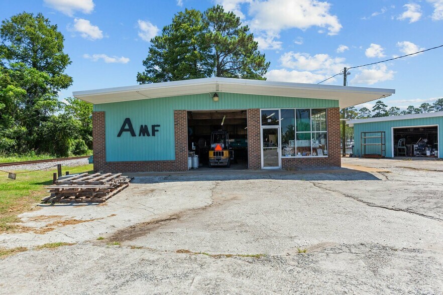 More Photos Of 1054 E Main St, Washington General Retail For Sale