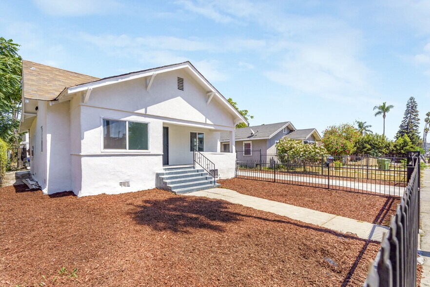 More Photos Of 925 W 84th St, Los Angeles Apartments For Sale