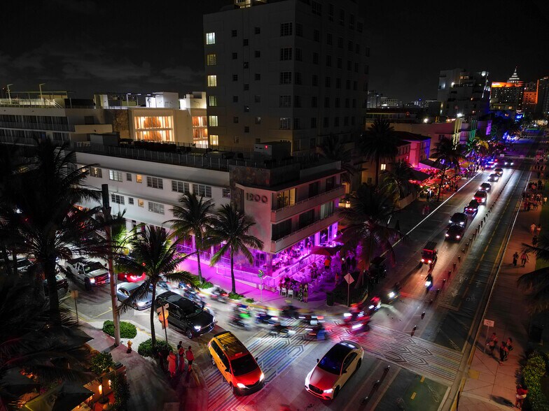 More Photos Of 1200 Ocean Dr, Miami Beach Hotel For Lease
