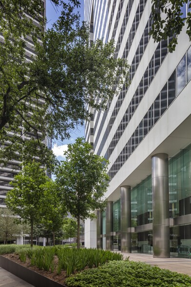 More Photos Of 1001 Fannin St, Houston Office For Lease