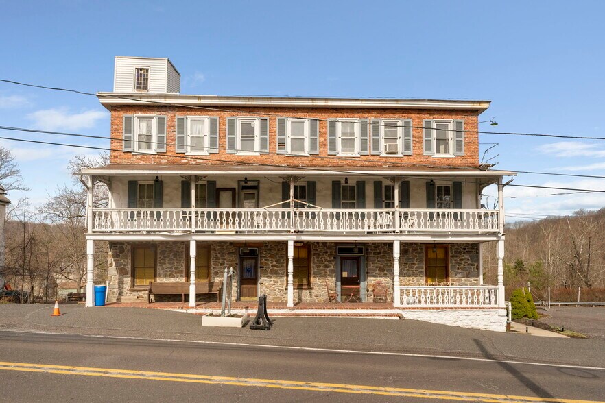 Primary Photo Of 3164 Main St, Green Lane Restaurant For Sale