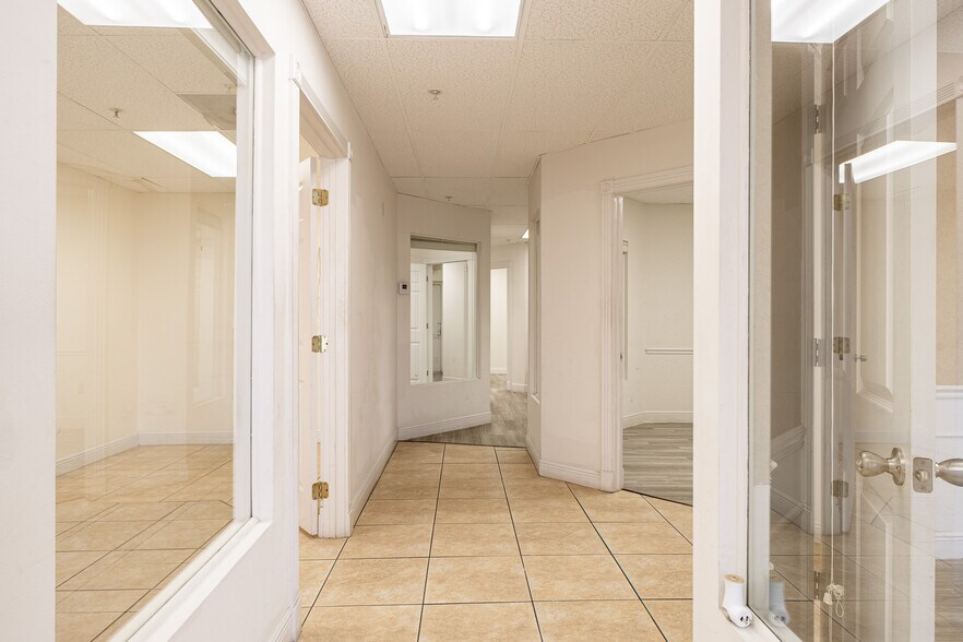 More Photos Of 3049 Cleveland Ave, Fort Myers Medical For Sale