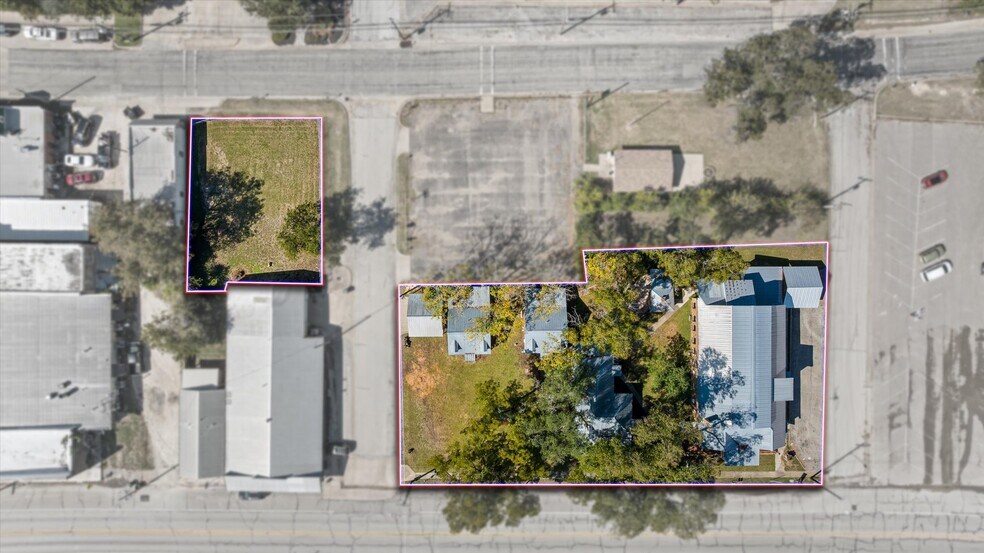 More Photos Of 301 NE Barnard St, Glen Rose Office For Sale