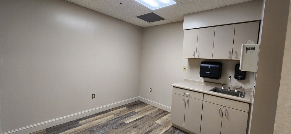 More Photos Of 200 Arh Ln, Low Moor Hospital For Sale