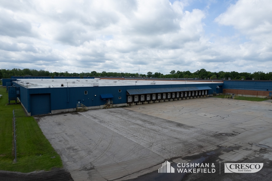 More Photos Of 6800 Center Rd, Ashtabula Warehouse For Lease