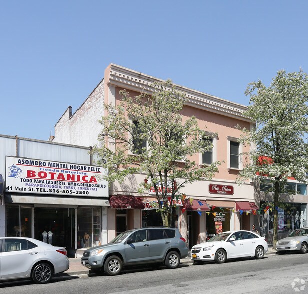 More Photos Of 43 Main St, Hempstead Storefront Retail Office For Lease