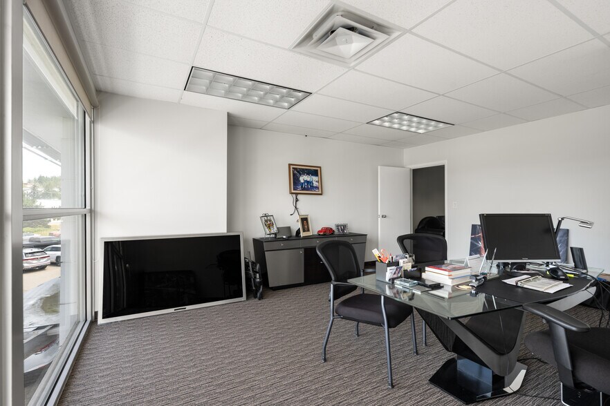 More Photos Of 4921 Wellington Rd, Nanaimo General Retail For Lease