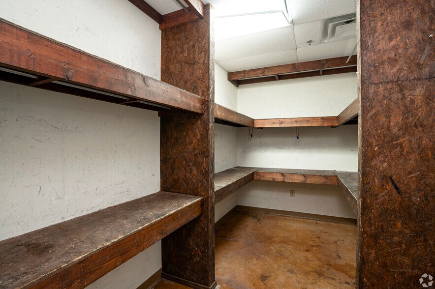 More Photos Of 8915 San Dario Ave, Laredo Truck Stop For Lease