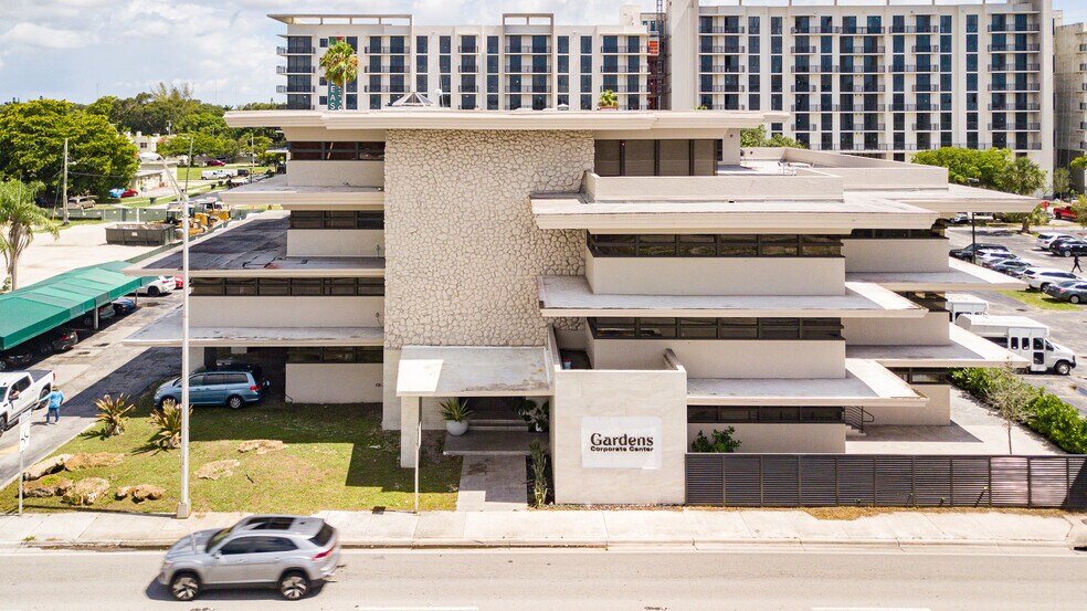 Primary Photo Of 1125 NE 125th St, North Miami Office For Lease