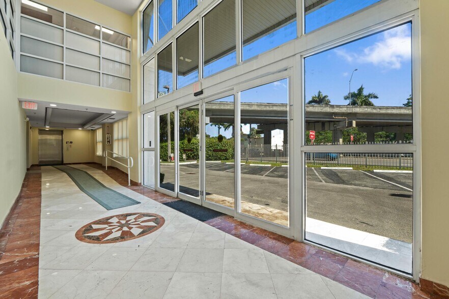 More Photos Of 9480 S Dixie Hwy, Miami Office For Lease