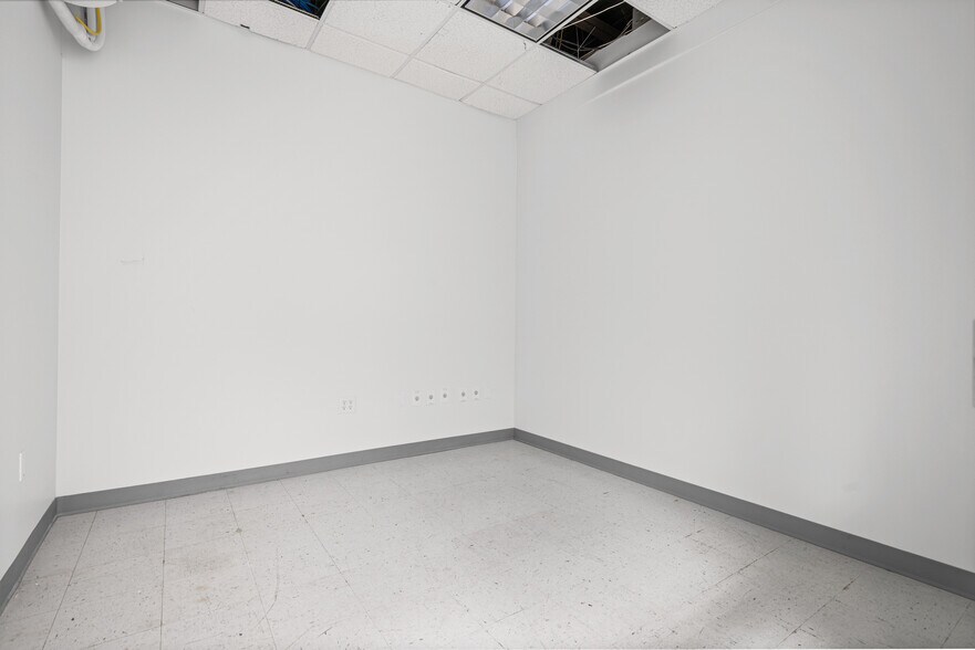 More Photos Of 1365 W Business Park Dr, Orem Office For Lease