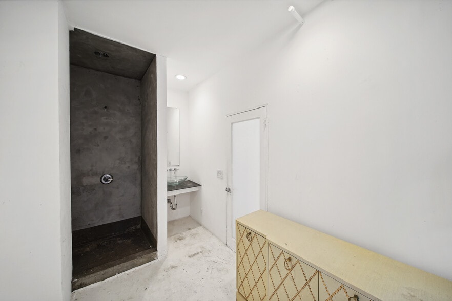 More Photos Of 359 Broadway, New York Office For Lease