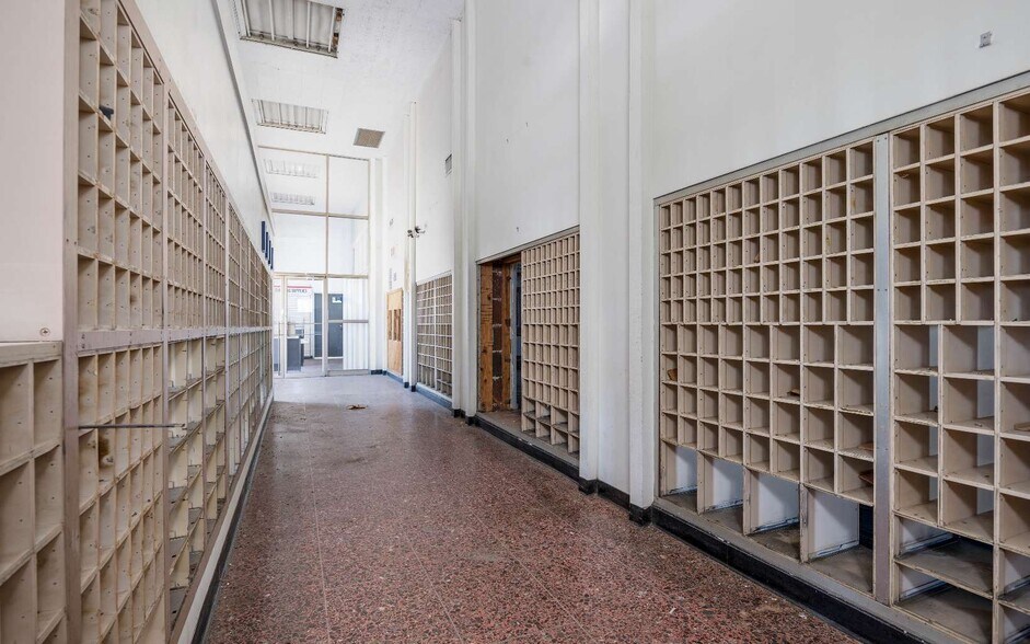 More Photos Of 400 S Ohio Ave, Live Oak Post Office For Sale