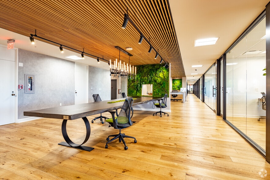 More Photos Of 600 Cleveland St, Clearwater Office For Lease