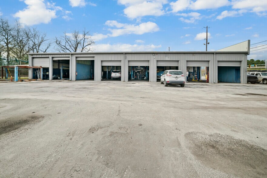 More Photos Of 3237 W Bay St, Savannah Warehouse For Sale