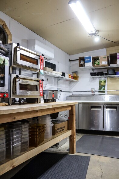 More Photos Of 426 Central Ave, Fairfield Storefront For Sale