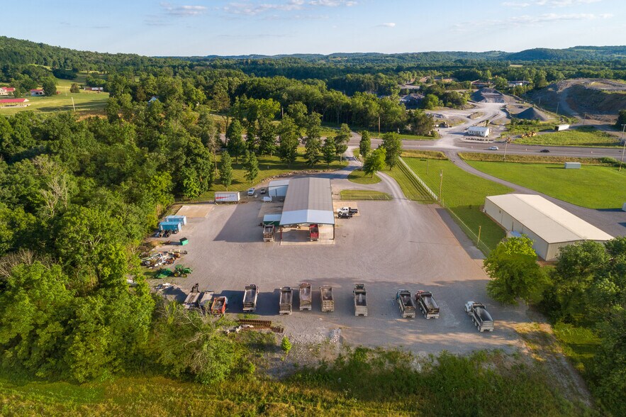 More Photos Of 2533 Highway 41A S, Shelbyville Showroom For Sale