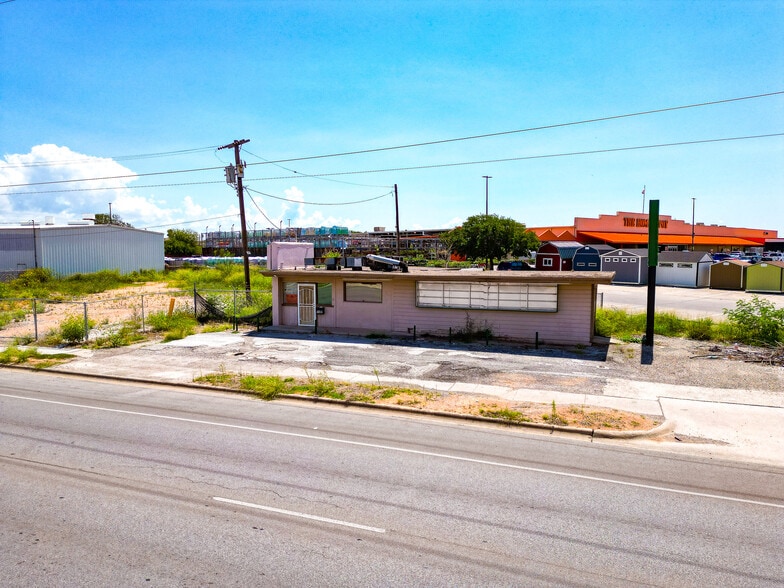 More Photos Of 4014 S Port Ave, Corpus Christi Industrial For Sale