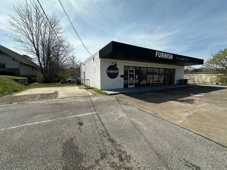 Primary Photo Of 8182 E Brainerd Rd, Chattanooga General Retail For Lease