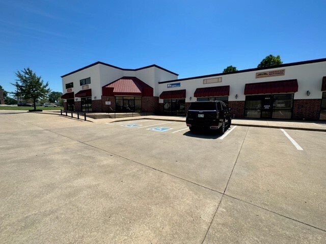 More Photos Of 9246 S Sheridan Rd, Tulsa Freestanding For Lease