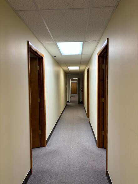 More Photos Of 3136 N National Rd, Columbus Unknown For Lease