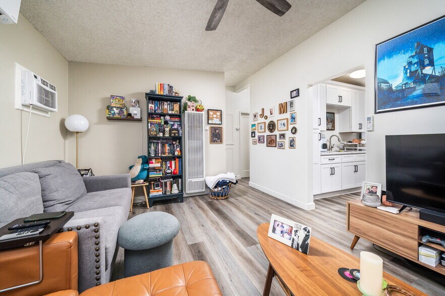 More Photos Of 124 N Vista Bonita Ave, Glendora Apartments For Sale