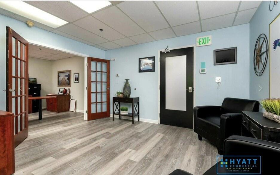 More Photos Of 147 Old Solomons Island Rd, Annapolis Medical For Sale