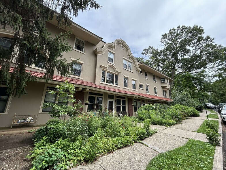 More Photos Of 1 Riverside Dr, Sleepy Hollow Village Apartments For Sale