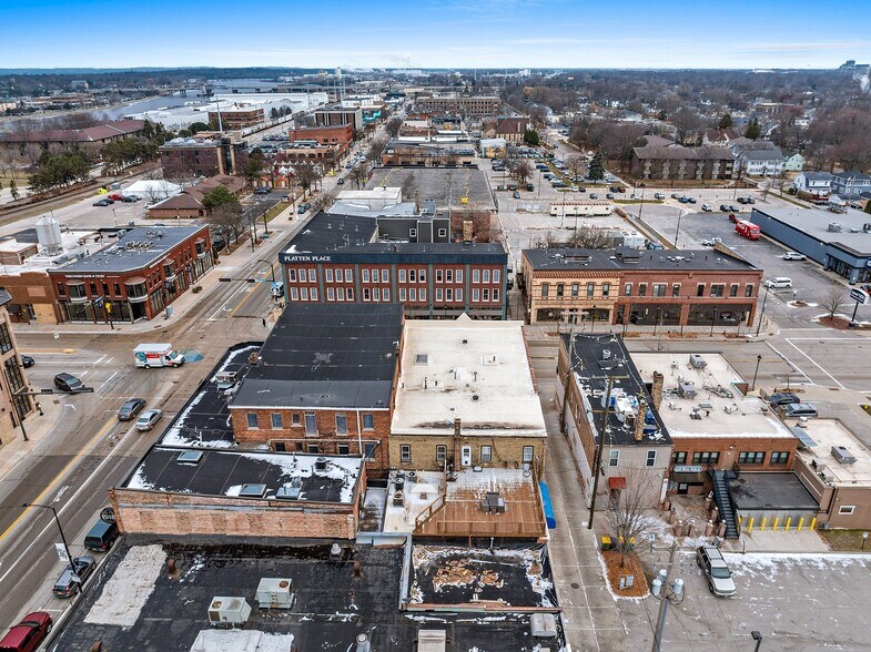 More Photos Of 408 Dousman St, Green Bay Storefront Retail Residential For Sale