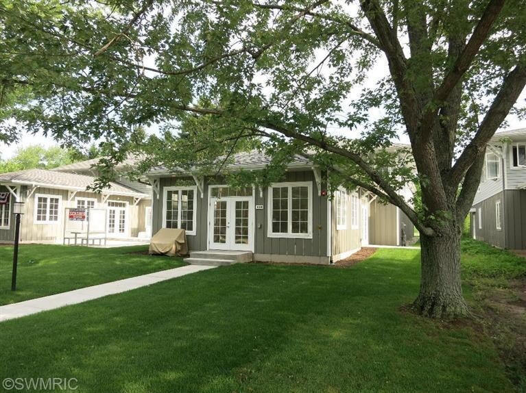 More Photos Of 430 W Center St, Douglas Freestanding For Sale