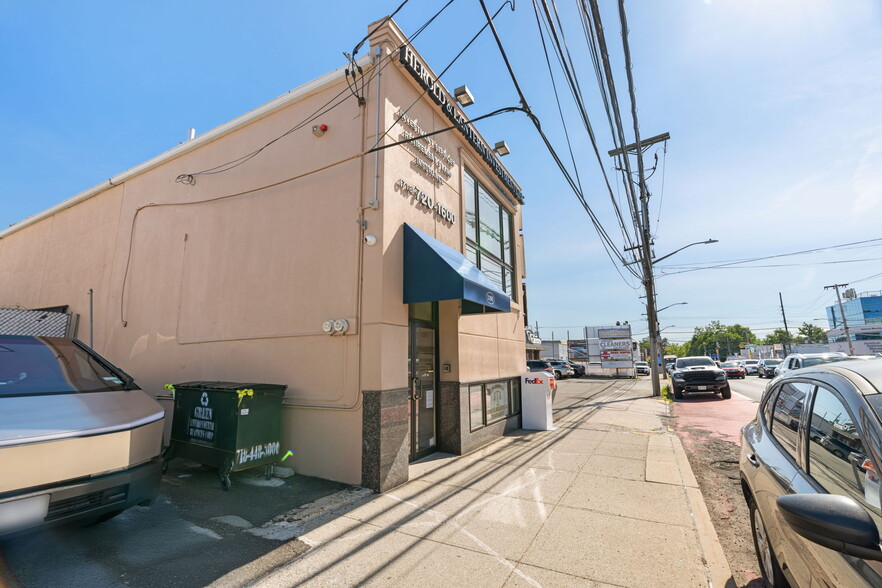 More Photos Of 1190 Hylan Blvd, Staten Island Office For Sale