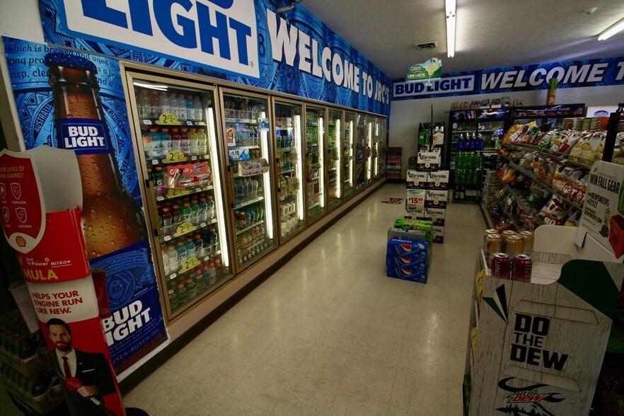 More Photos Of 16550 Us-75, Bellevue Convenience Store For Sale