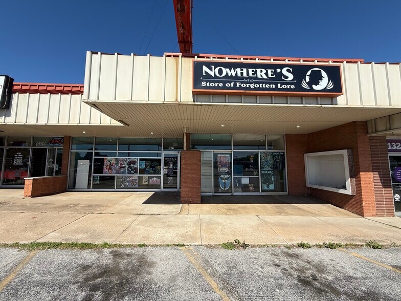 More Photos Of 1327 S Glenstone Ave, Springfield General Retail For Lease